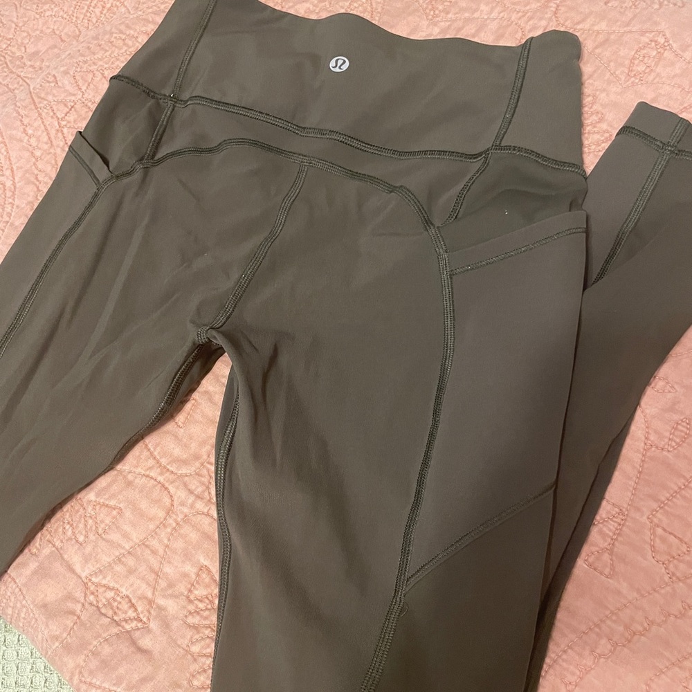 Fast and free lululemon sz6